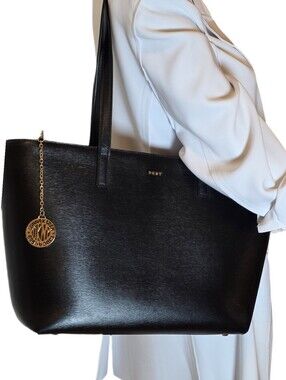 DKNY Bryant Saffiano Cow Leather Medium Tote Bag Black Gold Hardware EUC